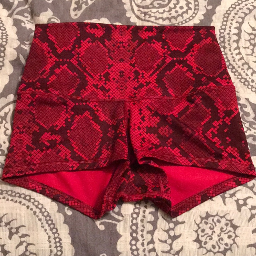 Lululemon Boogie Shorts Sz6